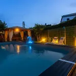 Conchiglia Blu Con Piscina *