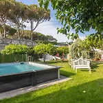 Conchiglia Blu Con Piscina