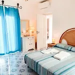 Conchiglia Blu Con Piscina Forio di Ischia
