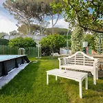 Conchiglia Blu Con Piscina Forio di Ischia