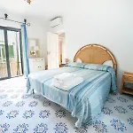 Conchiglia Blu Con Piscina Forio di Ischia