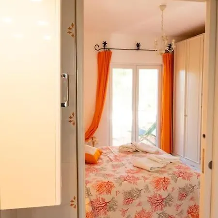 Conchiglia Blu Con Piscina Вилла *