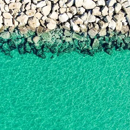 Conchiglia Blu Con Piscina Вилла