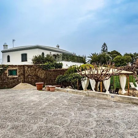 Вилла Conchiglia Blu Con Piscina