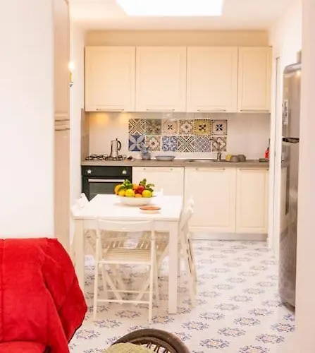 Conchiglia Blu Con Piscina