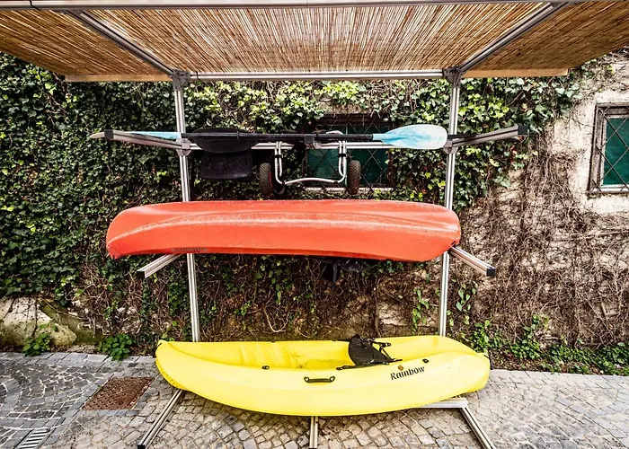 Conchiglia Blu Con Piscina