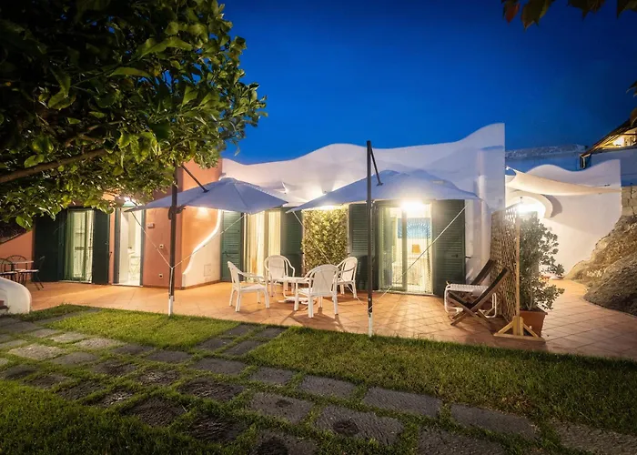 Conchiglia Blu Con Piscina