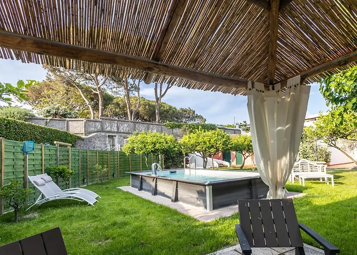 Conchiglia Blu Con Piscina *