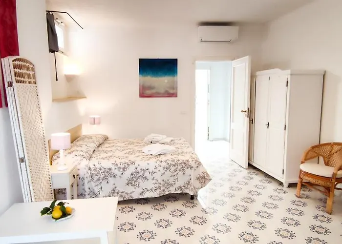 Conchiglia Blu Con Piscina Villa Forio di Ischia