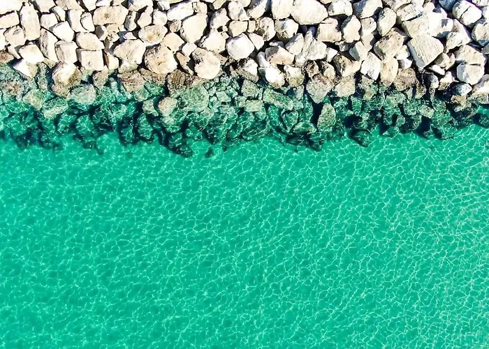 Conchiglia Blu Con Piscina Villa